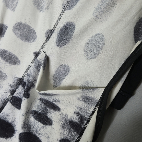 Lululemon Run: For Your Money Tank Seaside Dot White / Black Size 4 - Picture 9 of 11